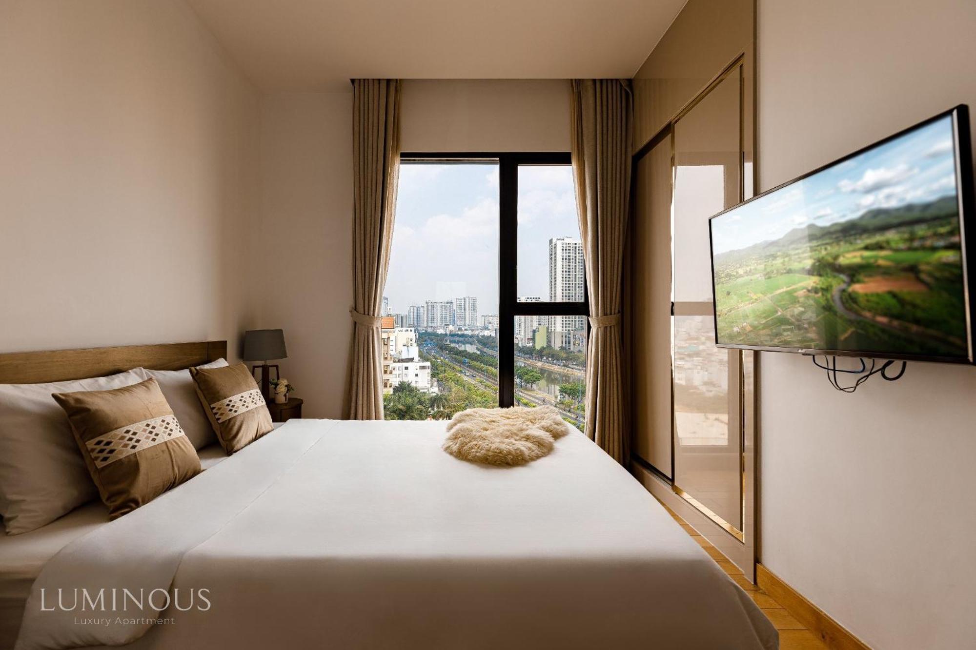 Căn hộ Exclusive 2-3 Bedroom In District 1 Free Pool Gym Sauna *